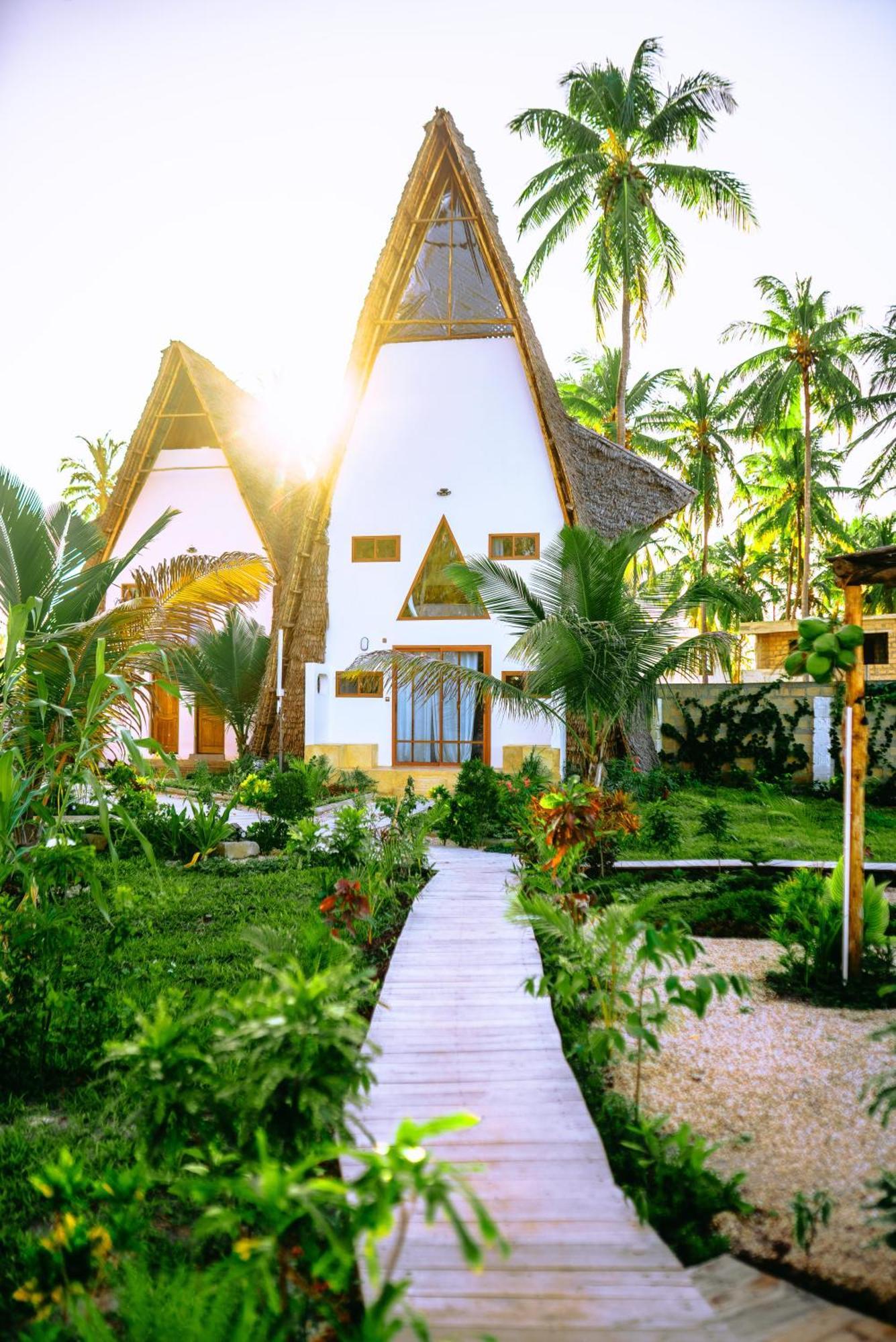 La Perla Beach Resort, Zanzibar - Your Beachfront Private Haven Пвани-Мчангани Экстерьер фото