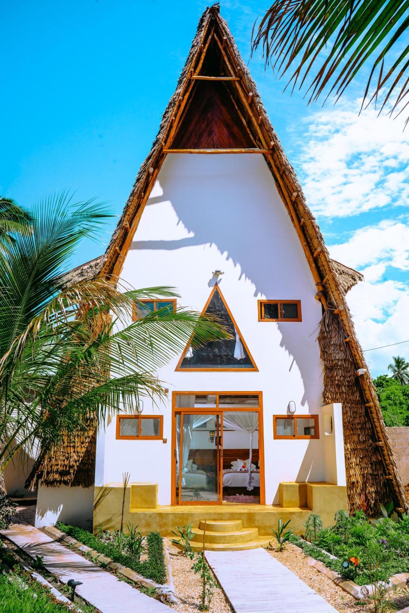 La Perla Beach Resort, Zanzibar - Your Beachfront Private Haven Пвани-Мчангани Экстерьер фото